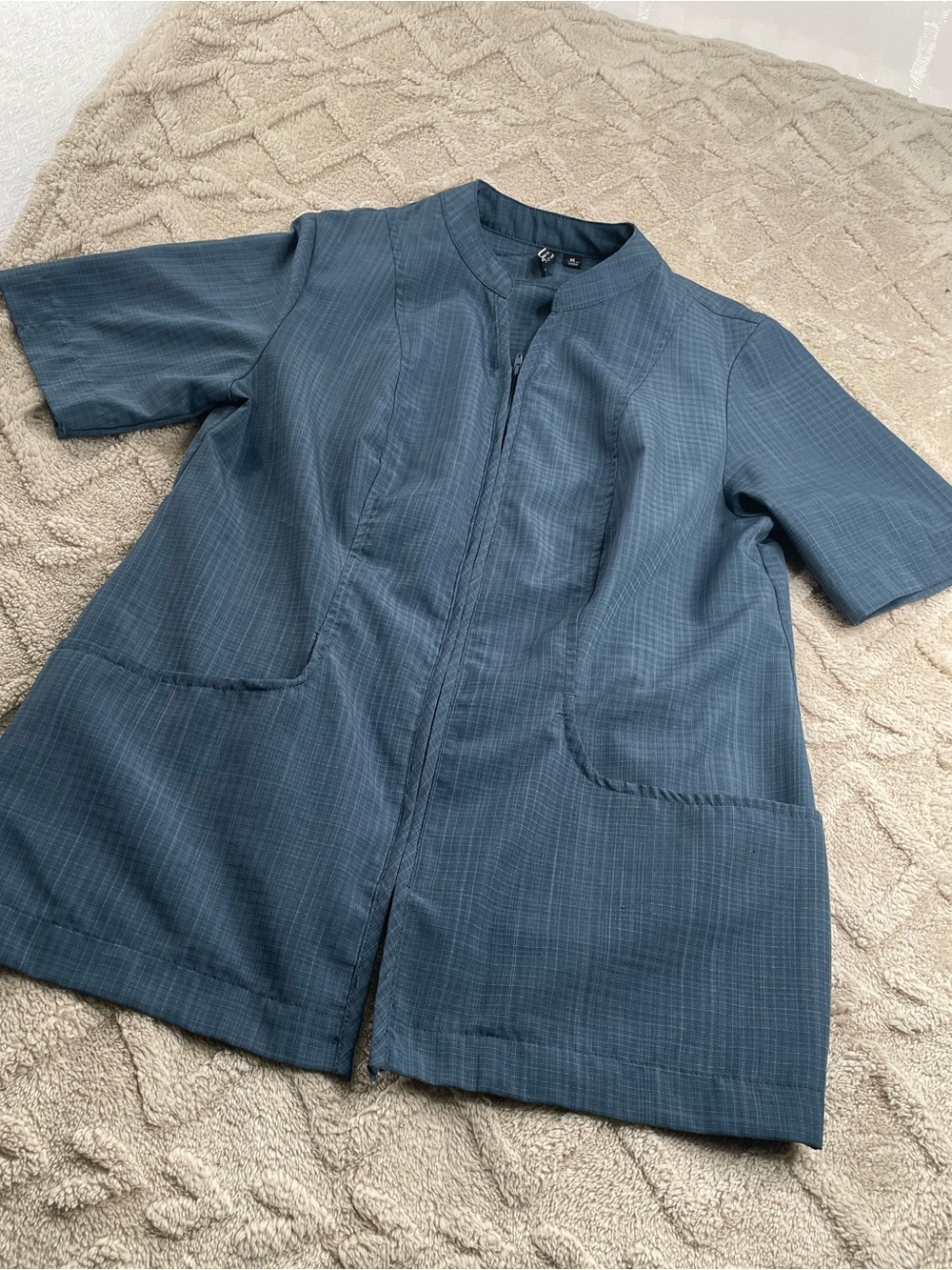 Design Collective by Cintas Short-Sleeve Slate Blue and Gray Top- Size Medium